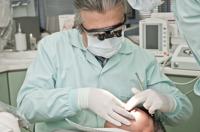 Implant dentar