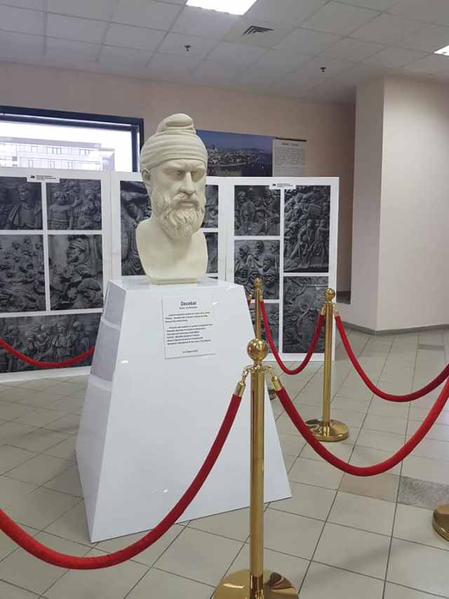 statuie decebal aeroport cluj - aicc identitate culturala nationala in context european